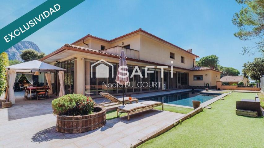 Villa exclusiva con piscina y vistas a Montserrat. photo 0