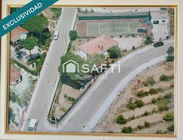 Casa a cuatro vientos con pista de tenis privada. photo 0