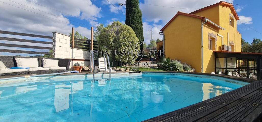 Chalet en parcela esquinera de gran altura, tanto en ubicación como en prestaciones. photo 0