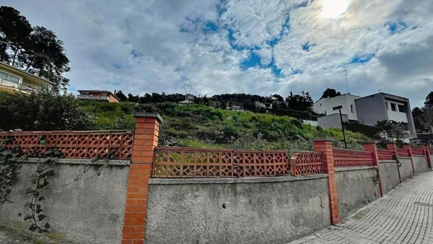 640 mts Terreno en el corazón de Canyelles Barcelona photo 0
