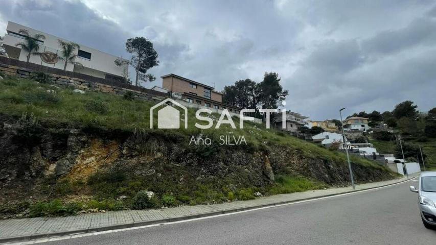 Terreno urbano de 1.275 m² en Canyelles Calle Beethoven photo 0