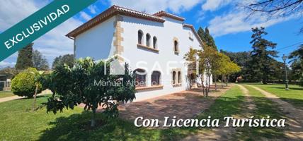 SAFTI Inmobiliaria presenta en EXCLUSIVA, Encantadora Masía en plena naturaleza, con Licencia Turística. Un refugio familiar con piscina, jardines y bosques photo 0
