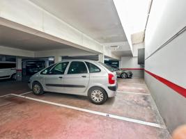 Parking amplio en Sant Andreu con extra espacio. photo 0