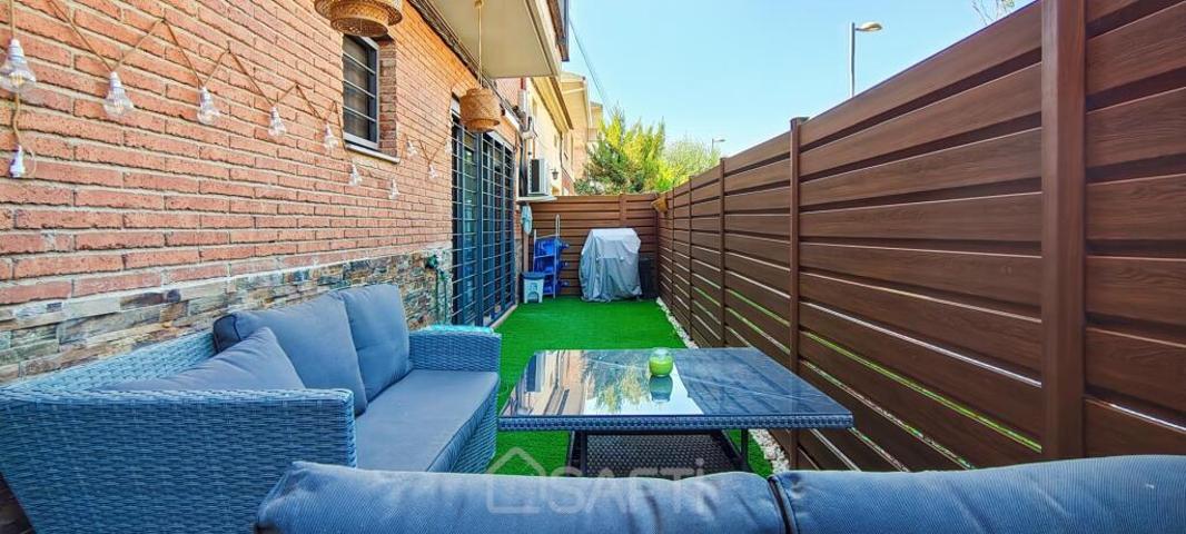 El equilibrio perfecto: terraza, amplitud y habitación en planta principal. photo 0