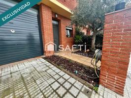 Se vende gran chalet con amplia terraza y parquing photo 0