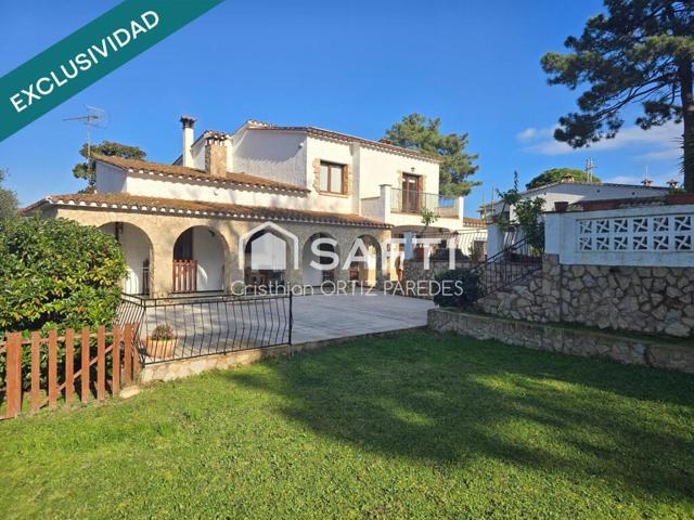 Casa tradicional de 5 habitaciones en una parcela de 2014 m². photo 0