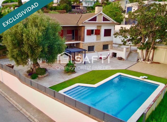 Chalet exclusivo en Tiana con piscina privada. photo 0