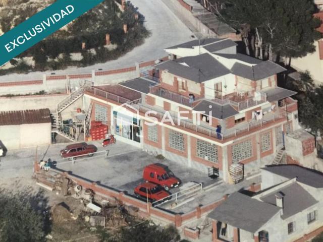 MAGNIFICA CASA UNIFAMILIAR IDEAL PARA DOS FAMILIAS photo 0