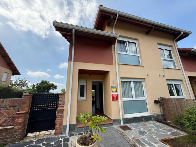 "Tu refugio a un paso de todo: tranquilidad, vistas y calidad de vida en Viveda." photo 0