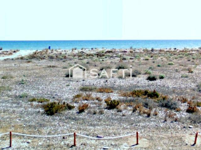 Solar urbano de 1200m en primera línea de Playa photo 0