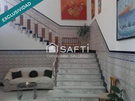 Tu nueva vida en una casa con historia y una ubicación inmejorable. photo 0