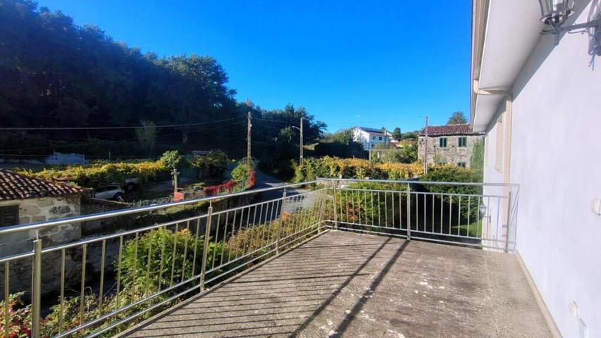 Villa moderna de 473 m² con 6 habitaciones, 4 baños y finca de 3.162 m² en Teo, cerca de Puentevea photo 0