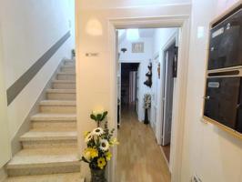 Edificio completo con cuatro apartamentos renovados en el barrio de San Pedro. photo 0