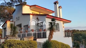 Casa de tres Plantas y Pozo. photo 0