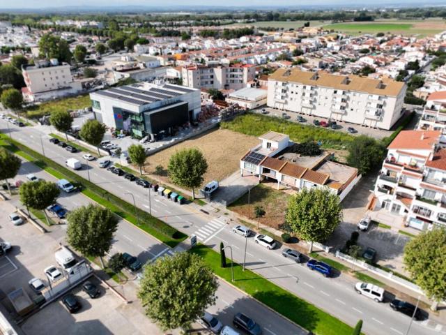 Solar edificable en Empuriabrava Ubicación estratégica photo 0