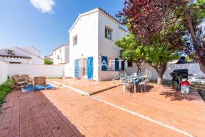 Casa adosada reformada 2 habitaciones y con Jardín Privado Santa Margarita photo 0