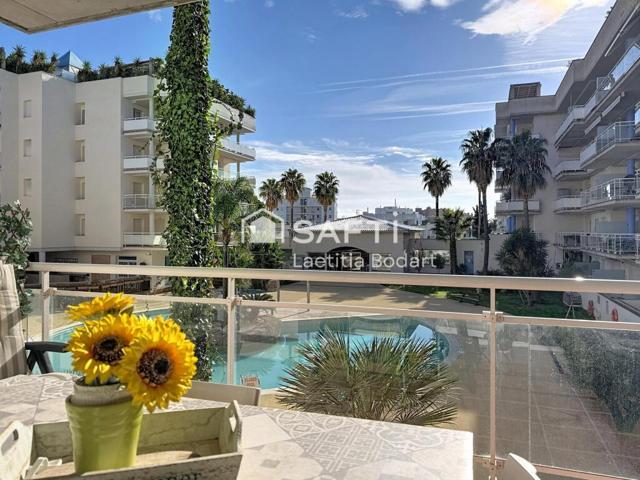 Apartamento luminoso con terraza y vistas a la piscina Residencial con piscina y jacuzzi photo 0