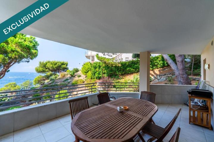 Piso cuatro habitaciones primera linea de mar photo 0