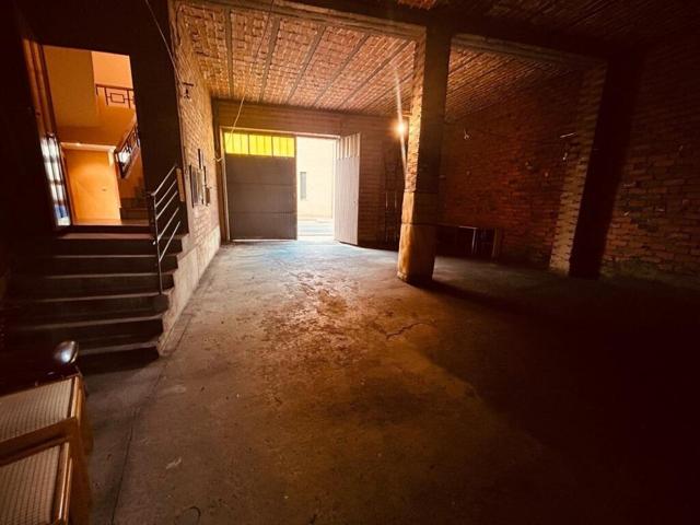 LOCAL EN AVENIDA ASTURIAS con PATIO. photo 0