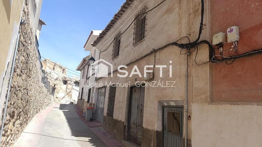 Casa a reformar a tan sólo 2 minutos del centro photo 0