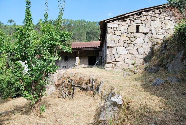 Casa centenaria, con finca, para restaurar photo 0