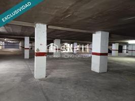 Amplia plaza de aparcamiento céntrica,cerrada y vigilada. photo 0