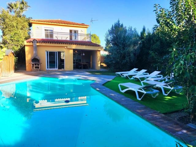 VILLA CON PISCINA Y JARDÍN A 20 MIN DE VALENCIA. photo 0
