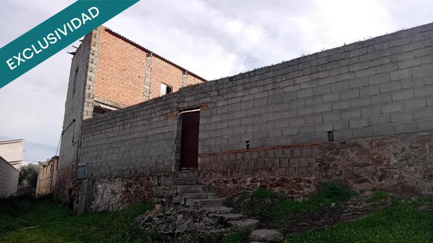 Excepcional Solar Urbano en Lagartera: 1.997 m² con Todos los Servicios photo 0