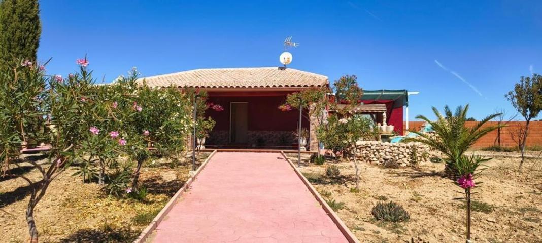 Finca Rústica con 16.184 m2 de terreno y espectaculares vistas a los Montes de Toledo photo 0