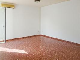 Amplia vivienda de VPO en excelente estado. photo 0
