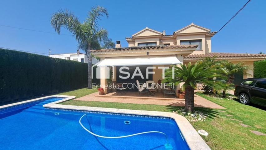 Chalet en la mejor zona residencial de vinaros. photo 0