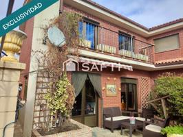 Espectacular chalet de esquina con gran merendero (txoko). photo 0