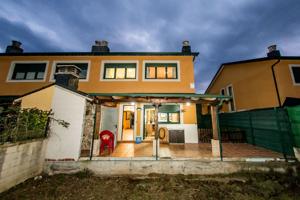 Villa En venta en Carracedelo photo 0
