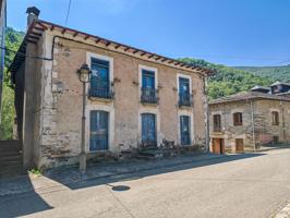 Villa En venta en Vega de Valcarce photo 0