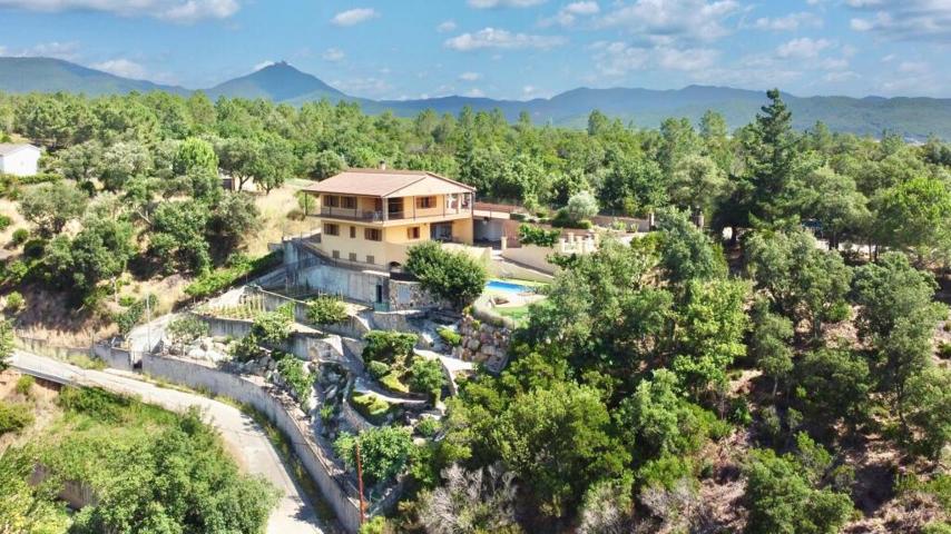 Elegancia y bienestar en plena naturaleza photo 0