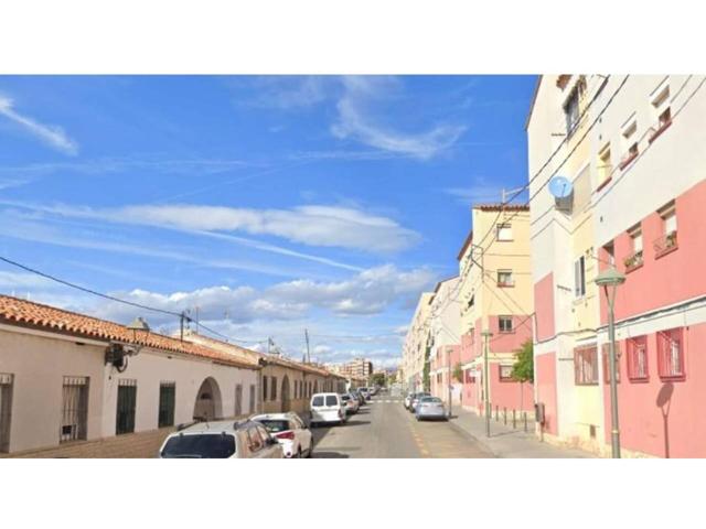 Gran oportunidad de inversión en el barrio de Torreforta (Tarragona). Piso en primera planta dentro de una comunidad con photo 0