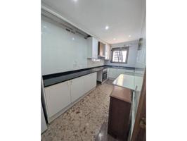 Casa en Terrassa — Dos plantas, terraza amplia y múltiples espacios photo 0