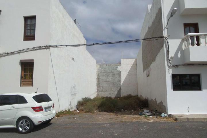 VENTA DE PARCELA URBANA EN LA CALLE CUENCA 35 DE ARRECIFE photo 0