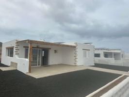 Se vende espectacular bungalow ubicado en una amplia parcela de 1.200 m², photo 0