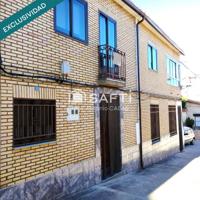 Casa de dos plantas, amueblada en perfecto estado de habitabilidad, con 6 dormitorios y 2 baños. Precio muy asequible para lo que ofrece. Mejor visitarla. photo 0