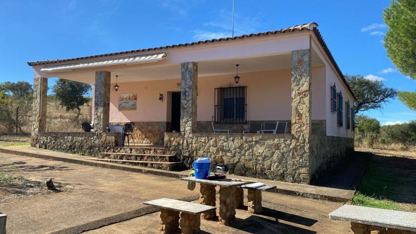 Casa En alquiler en La Codosera photo 0