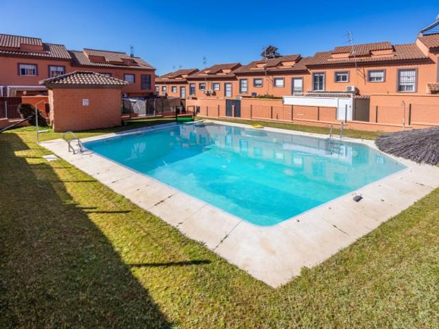 Piso En alquiler en Guillena photo 0