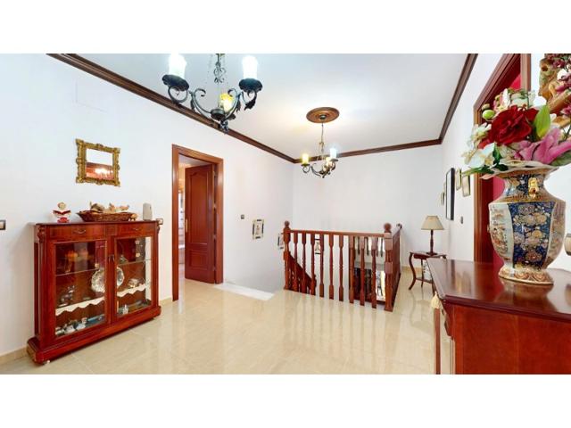 Casa En venta en Encinas Reales photo 0