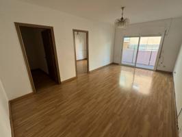 PISO 4 habitaciones photo 0