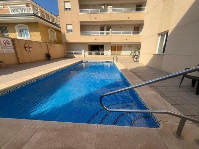 Acogedor piso de 2 dormitorios con piscina comunitaria en Los Montesinos photo 0