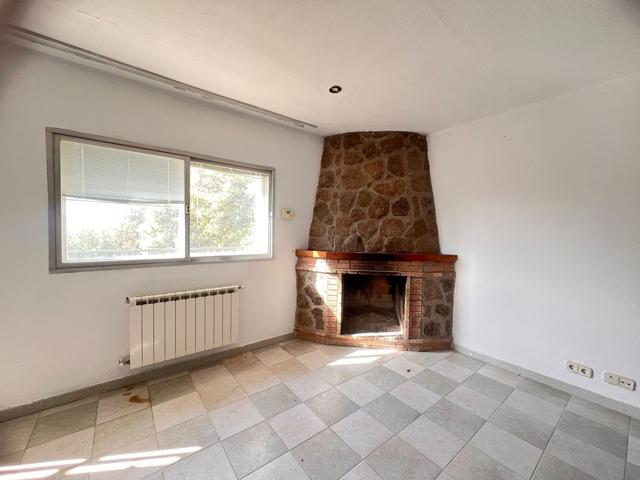 Villa En venta en Venturada photo 0