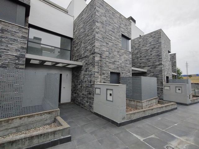 Villa En venta en Arroyo de la Encomienda photo 0