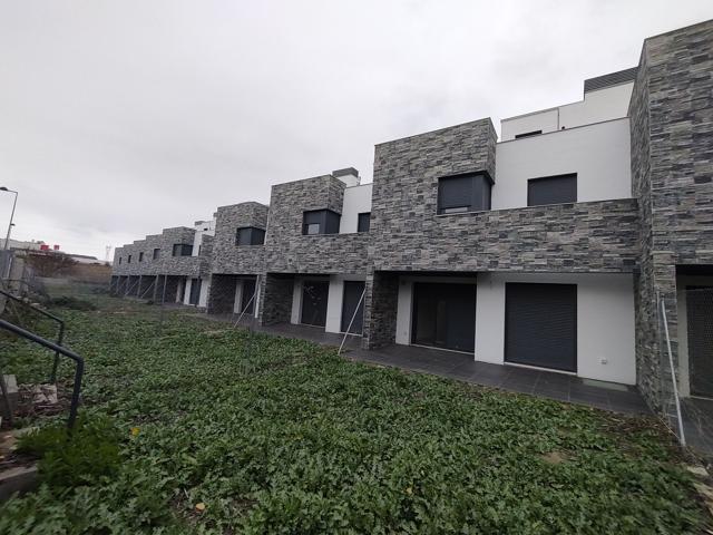 Villa En venta en Arroyo de la Encomienda photo 0