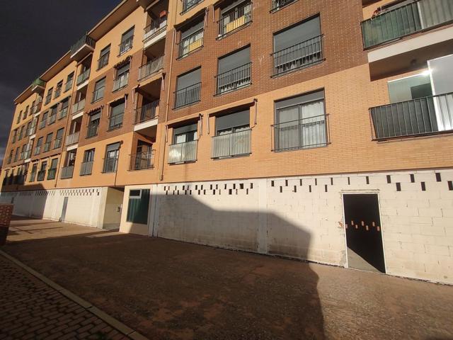 Local En venta en Cuéllar photo 0