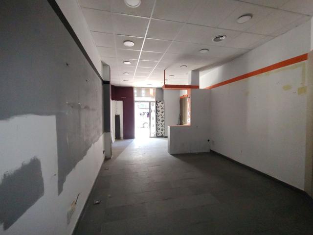 Local En venta en Segovia photo 0